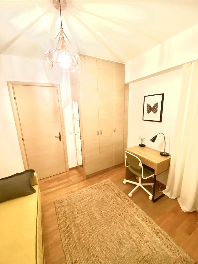 Little John Luxury Apartment 피레아스 외부 사진