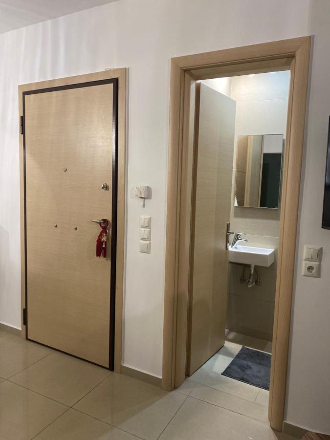 Little John Luxury Apartment 피레아스 외부 사진