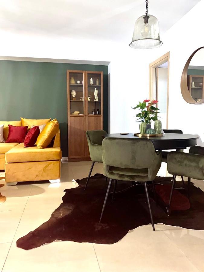 Little John Luxury Apartment 피레아스 외부 사진