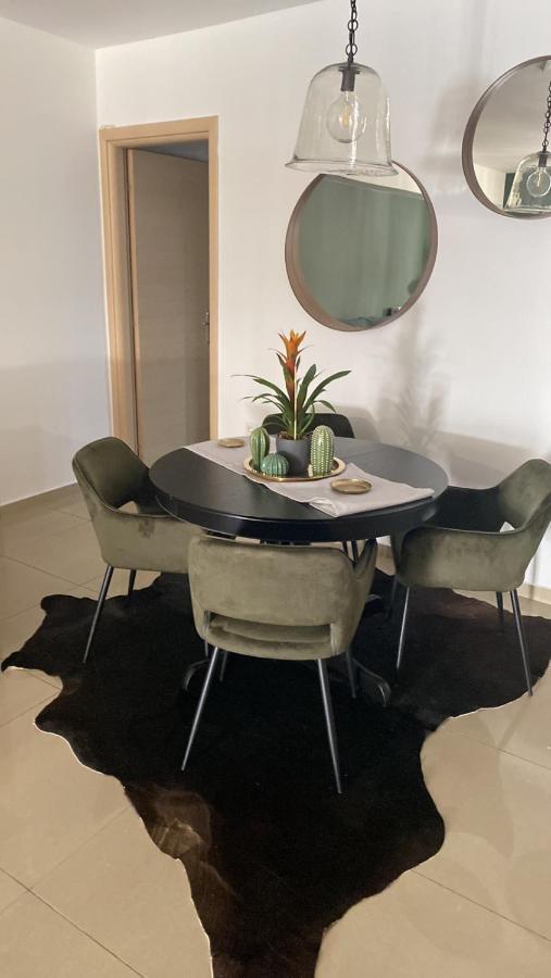 Little John Luxury Apartment 피레아스 외부 사진