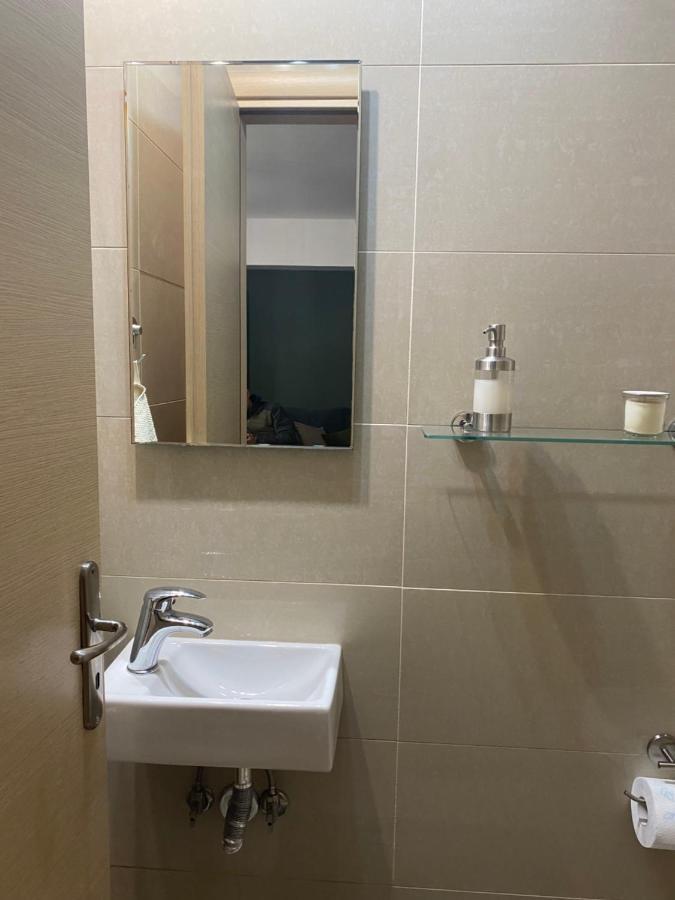 Little John Luxury Apartment 피레아스 외부 사진