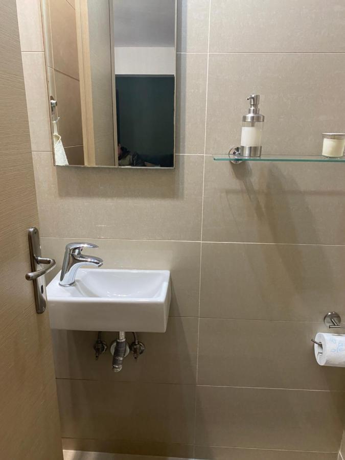 Little John Luxury Apartment 피레아스 외부 사진