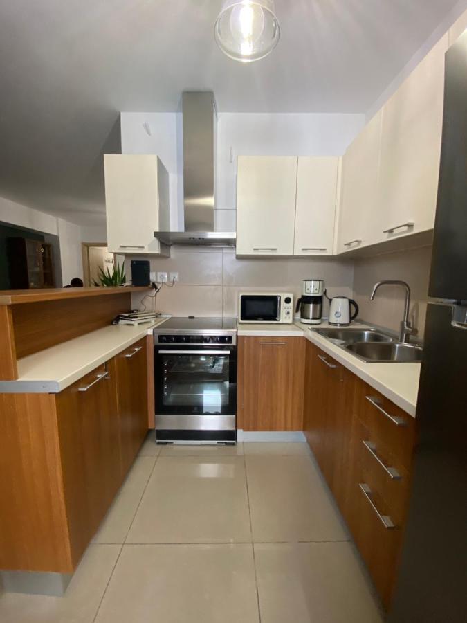 Little John Luxury Apartment 피레아스 외부 사진