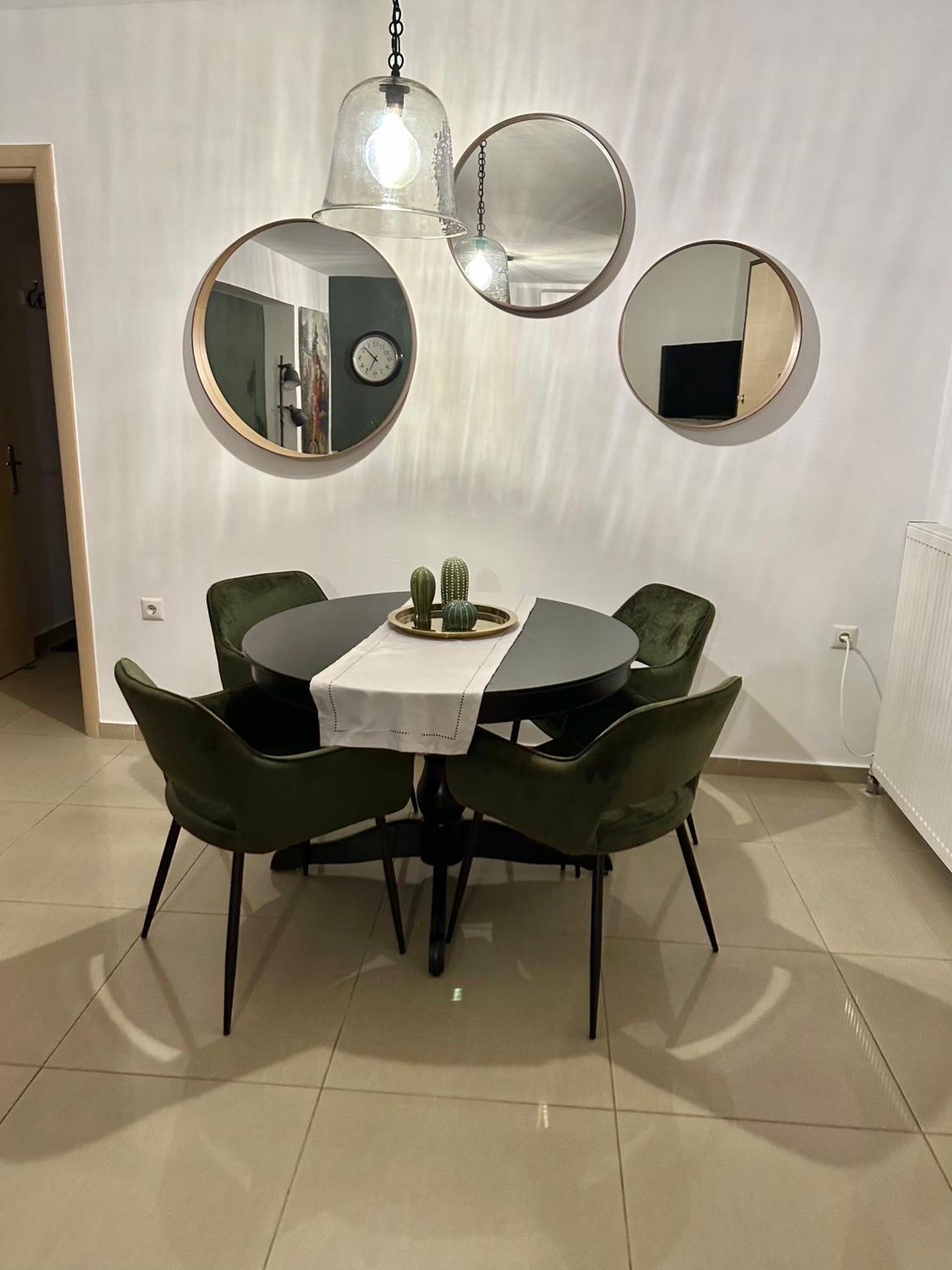 Little John Luxury Apartment 피레아스 외부 사진